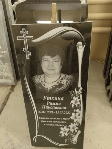 Памятник на могилу гранит вертикальный церковь с куполами 158